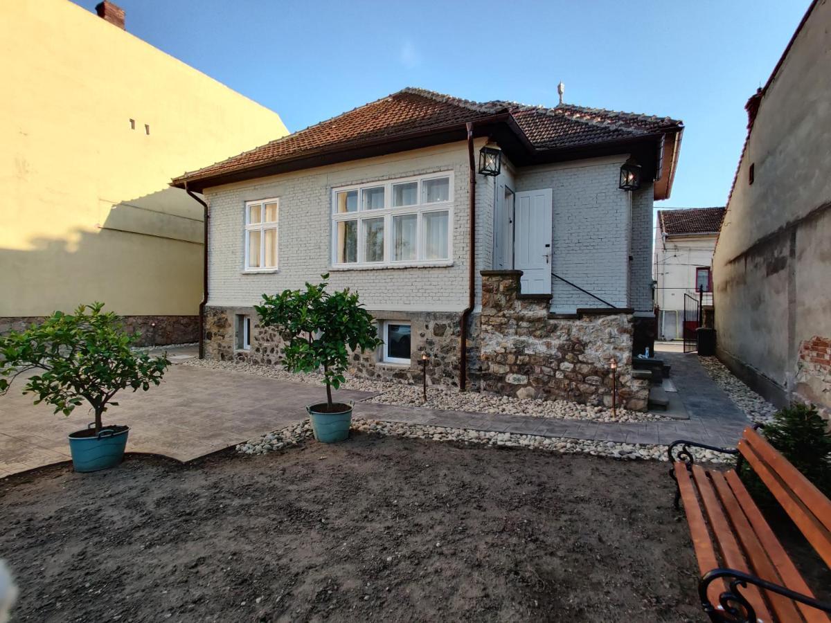 Vila Orient Hunedoara Zewnętrze zdjęcie